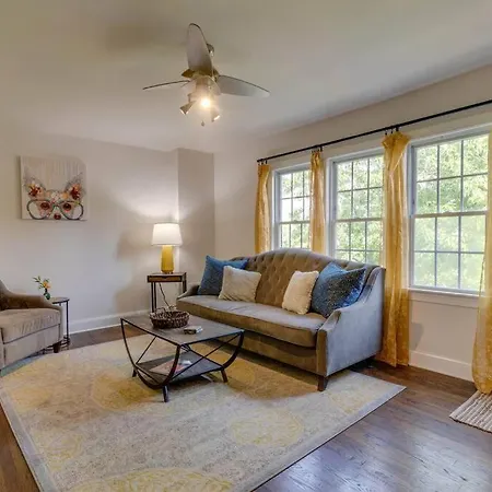 Bohemian Retreat Sleeps 6, Two Miles From Broadway! Apartamento